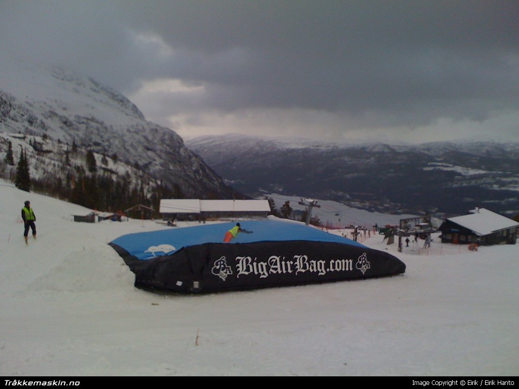 TRYKK FOR � LUKKE VINDUET