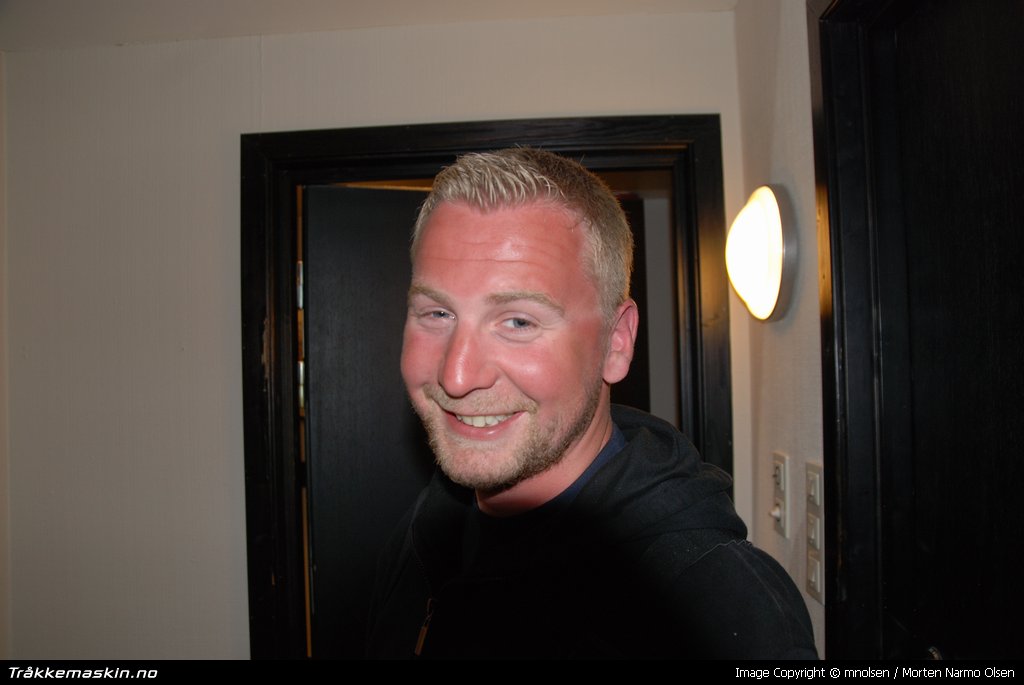 TRYKK FOR � LUKKE VINDUET