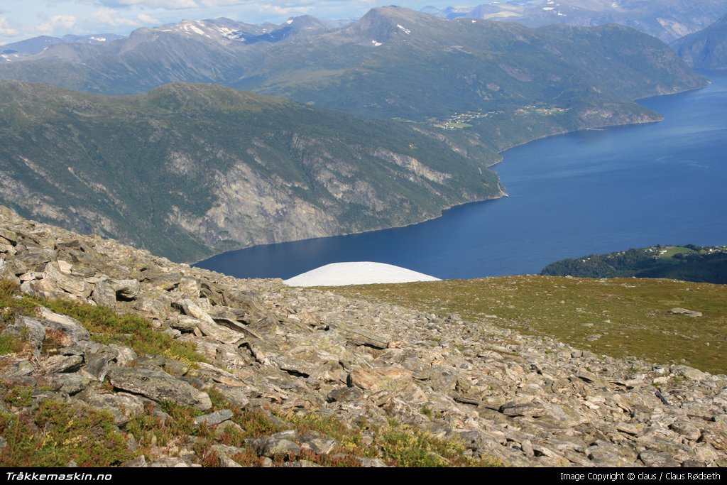TRYKK FOR � LUKKE VINDUET