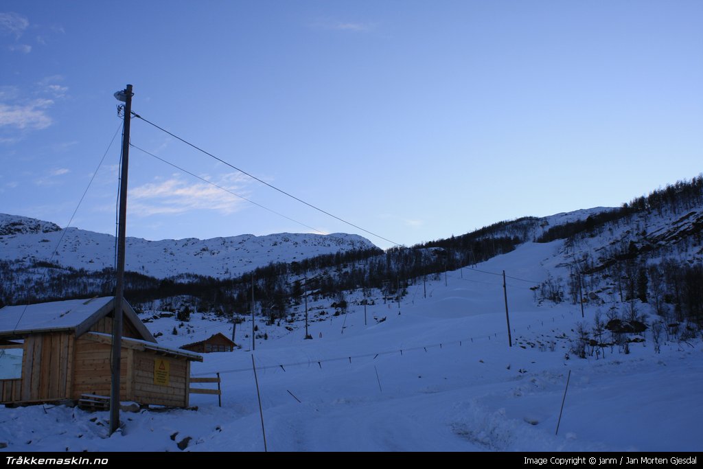 TRYKK FOR � LUKKE VINDUET