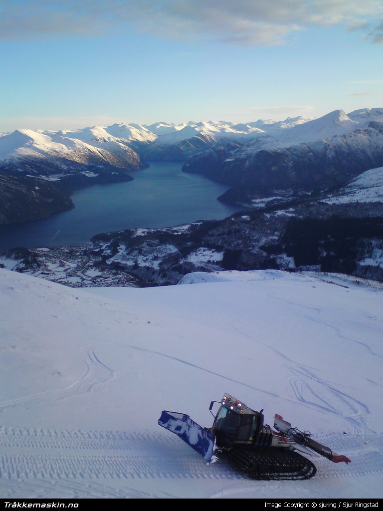 TRYKK FOR � LUKKE VINDUET