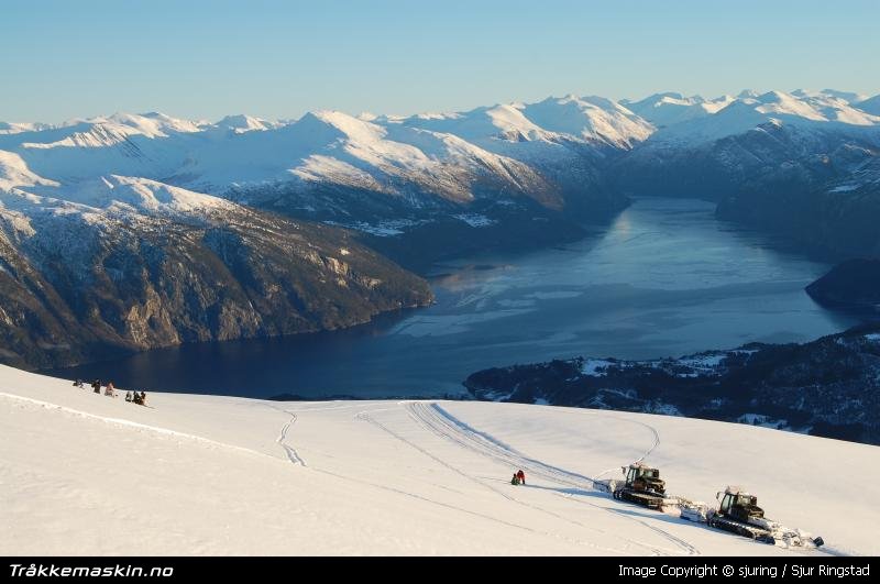 TRYKK FOR � LUKKE VINDUET