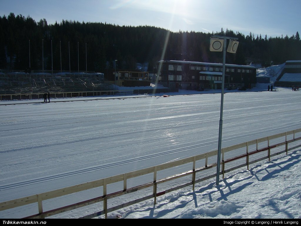 TRYKK FOR � LUKKE VINDUET