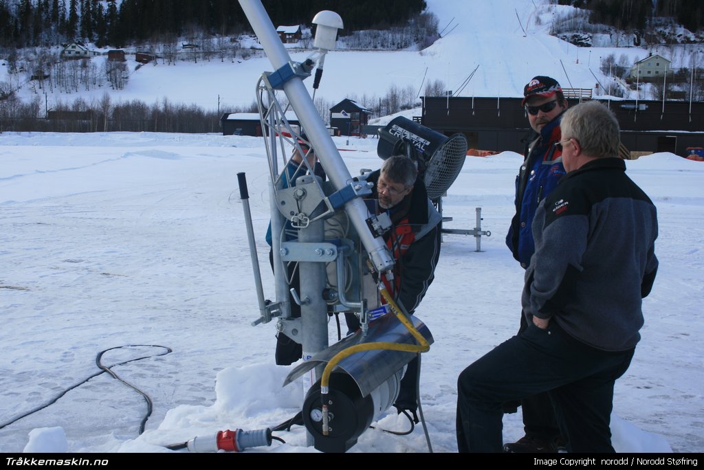 TRYKK FOR � LUKKE VINDUET